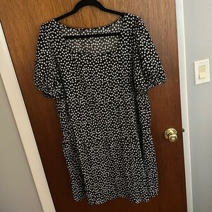Black daisy dress from shein with square neckline and puff sleeves